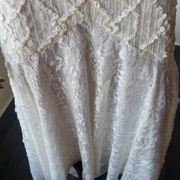 Shuet Young for HW Collections Dress - Picture 5 of 16